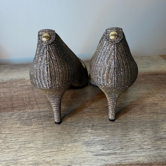 MICHAEL KORS Dorothy Flex Mid Pump Heels Metallic Glitter Silver KeKe Shiny Sz 9 - Picture 10 of 15